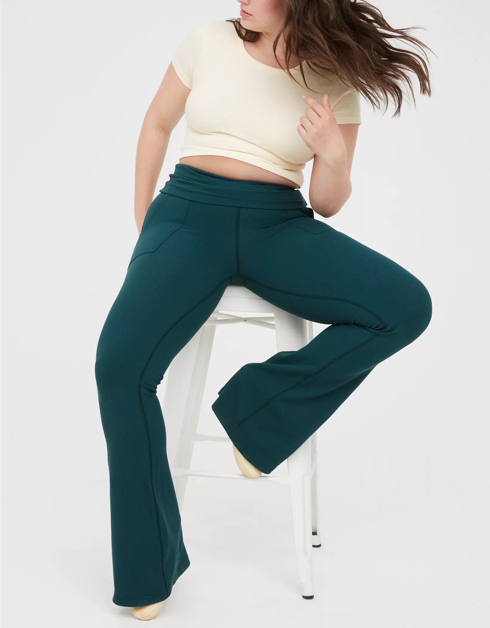 Celebrating Individuality: Aerie Flare Leggings for Every Personal Style插图