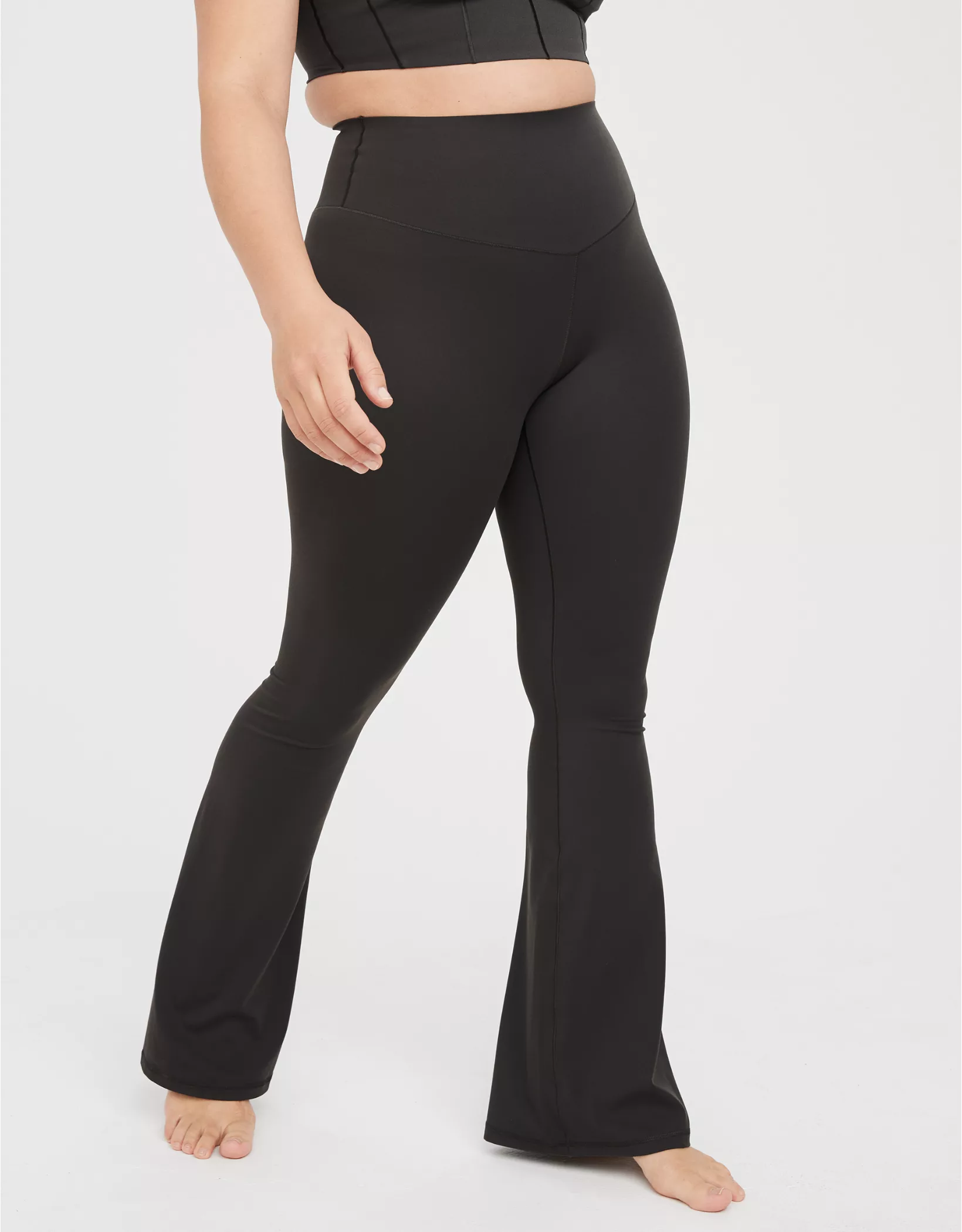 From Work to Workout: Aerie Flare Leggings for the Modern Woman插图