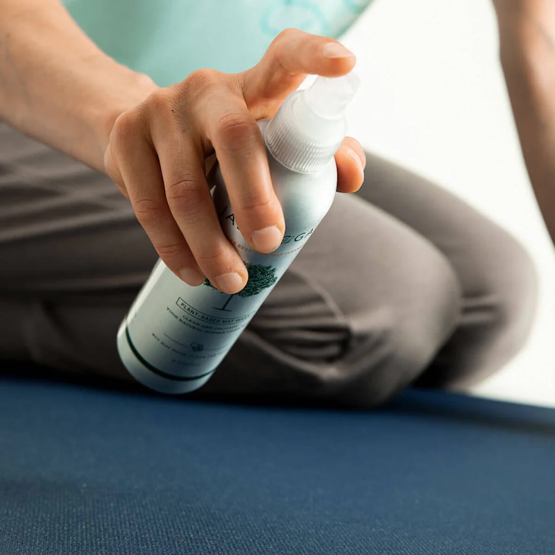 DIY Natural Yoga Mat Cleaners