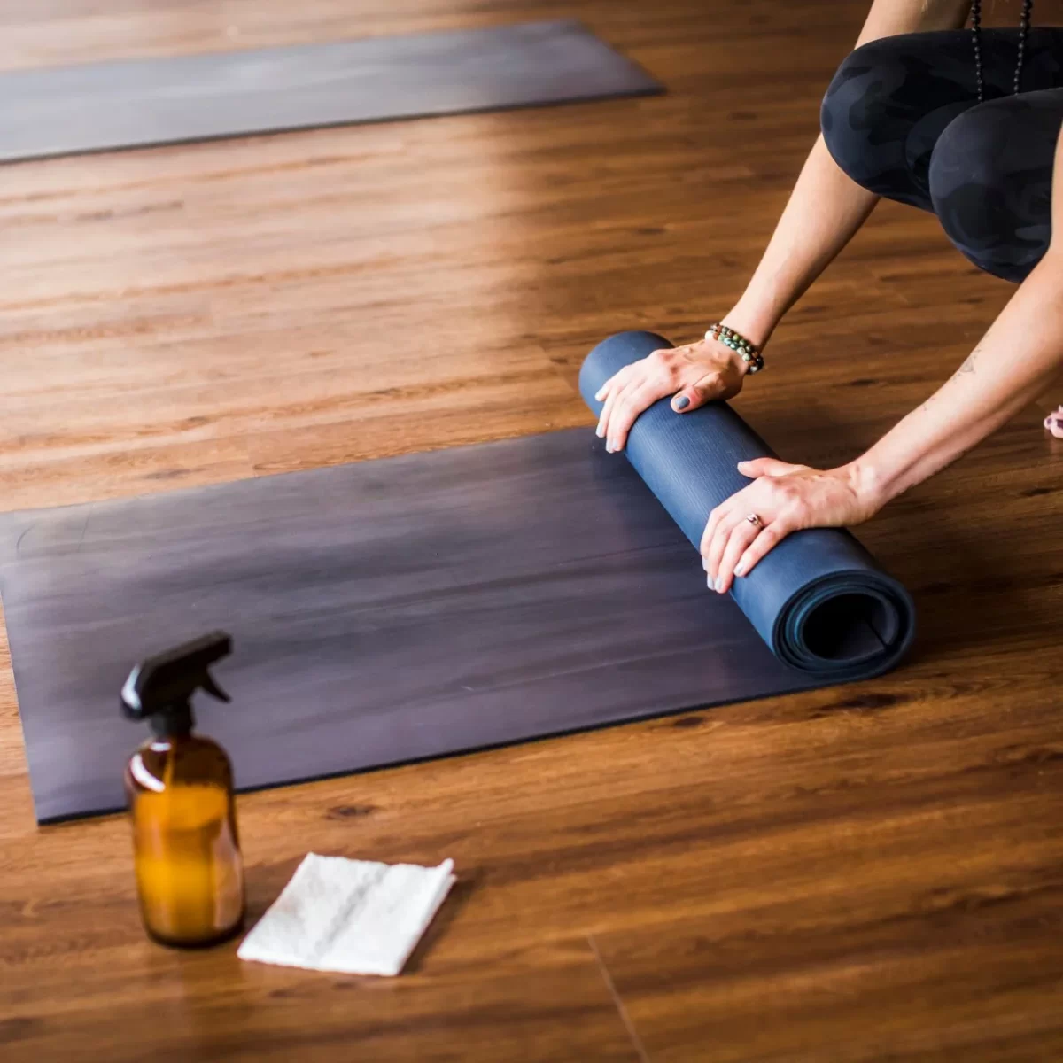 how to clean lulu yoga mat?