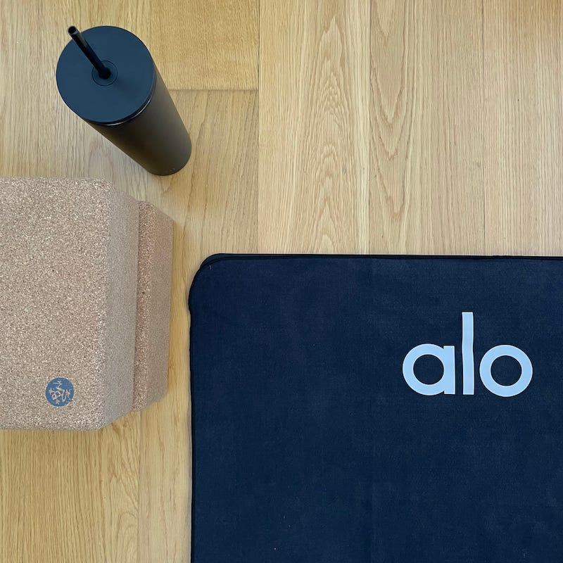 how to clean alo yoga mat?